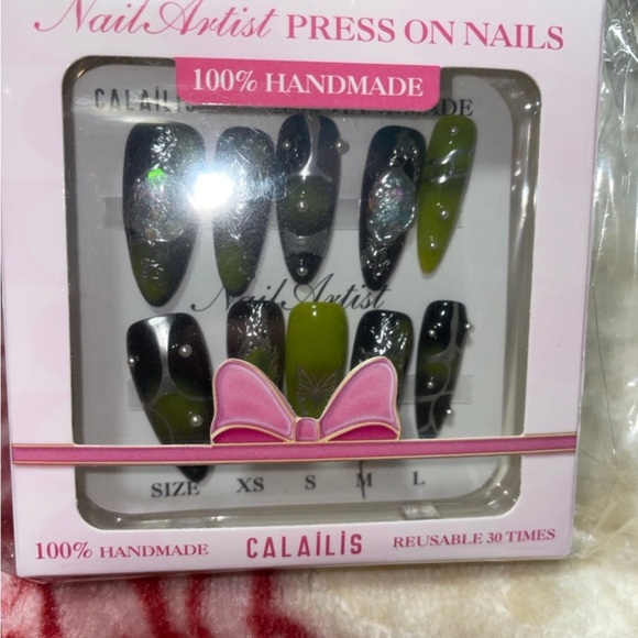 10 piece press on nails size M
Ship fast - Picture 3 of 3
